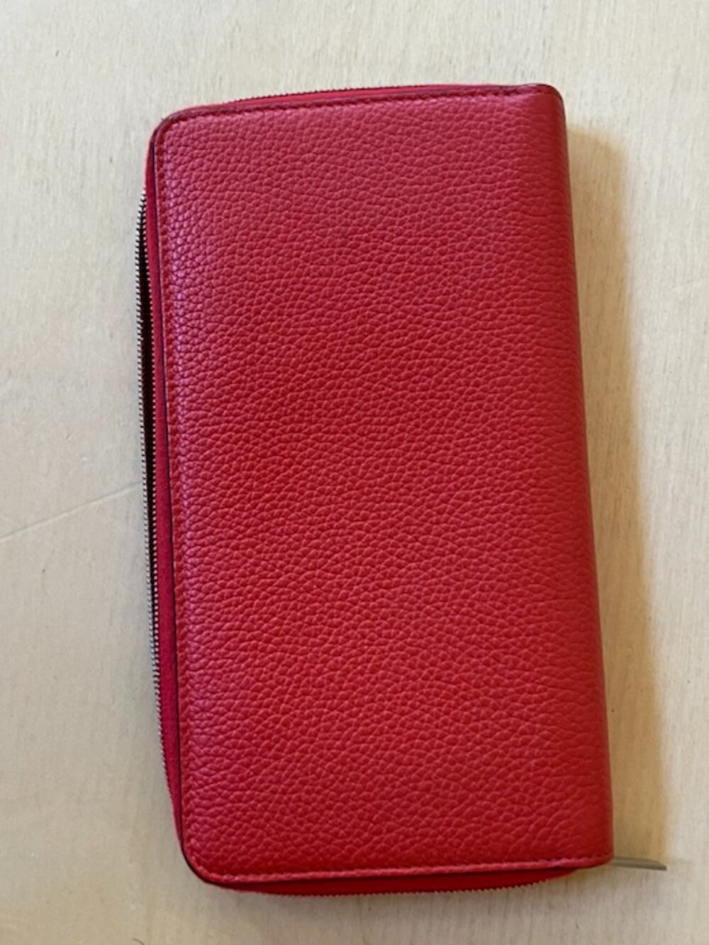 2019 Céline Paris Red Grained Leather Large Zip Around Wallet - Picture 3 of 4